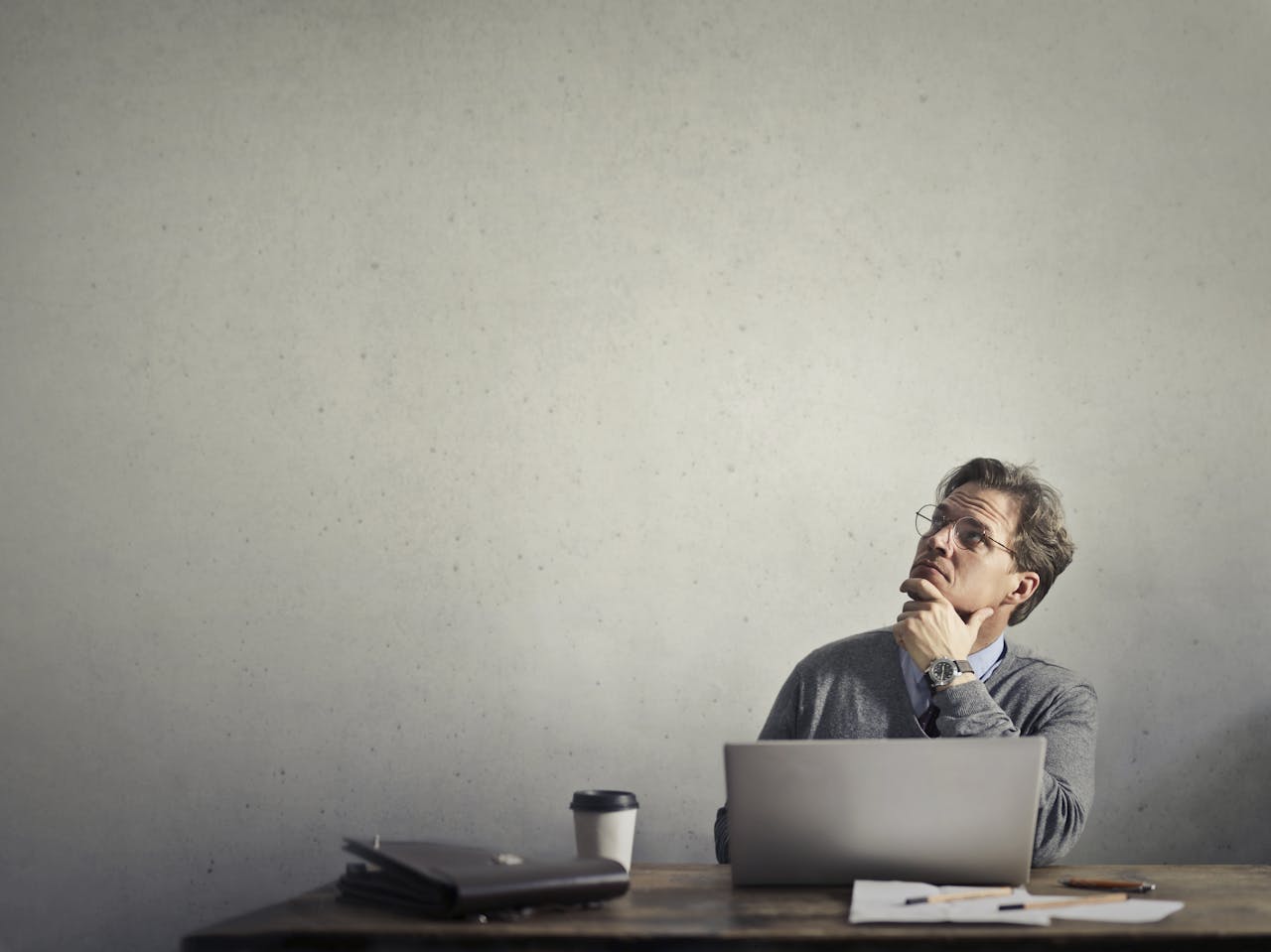 Er du blevet fyret under sygdom med stress? Kend dine rettigheder